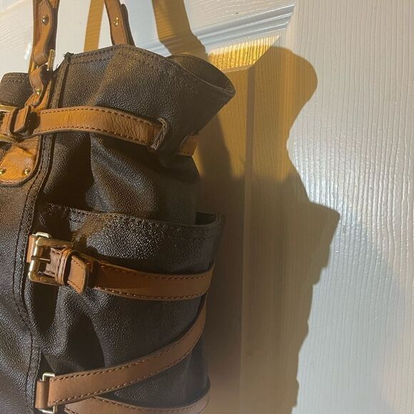 Michael Kors Brown coated canvas& tan leather straps &trims large shoulder bag. - Picture 5 of 15